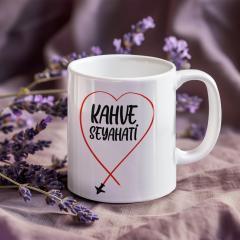 Kahve Seyahati Tasarımlı Porselen Kupa – 300 ml Hediye Kupa Bardak, Seyahat Temalı Şık Tasarım