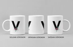 V Harfi ve Renkli Çiçeklerin Buluşması: Porselen Kupa Bardak (300 ml)